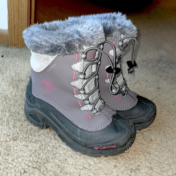 Like New Girls Columbia boots. - Picture 1 of 3